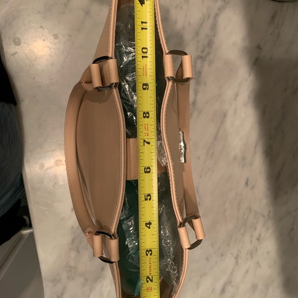 Authentic Longchamp leather shoulder bag/tote in a light blush/tan color. - Picture 11 of 12